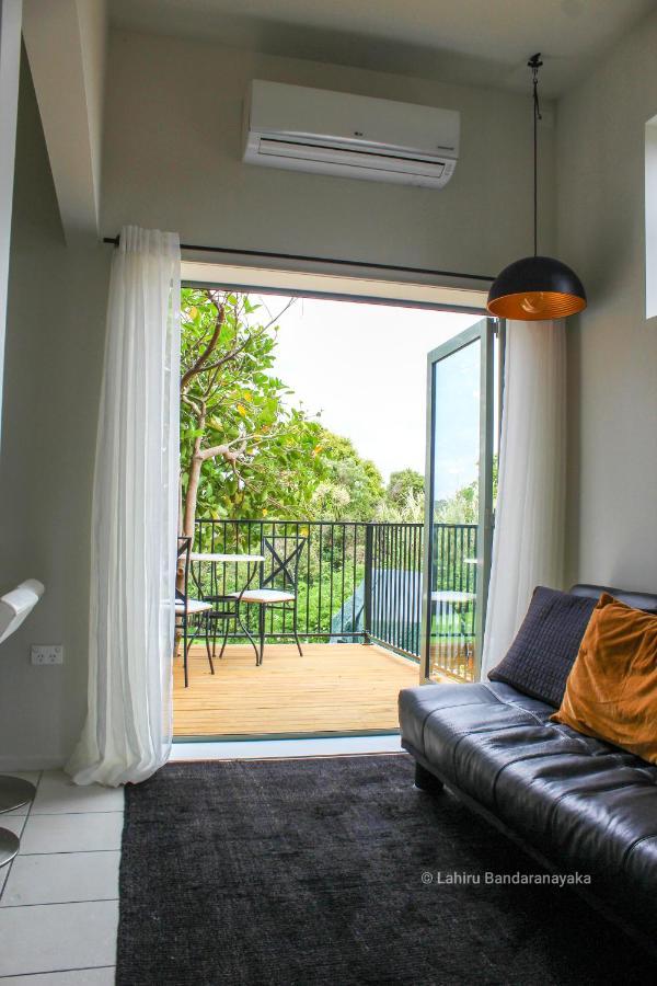 Le Chalet Waiheke Apartments Ostend Екстер'єр фото