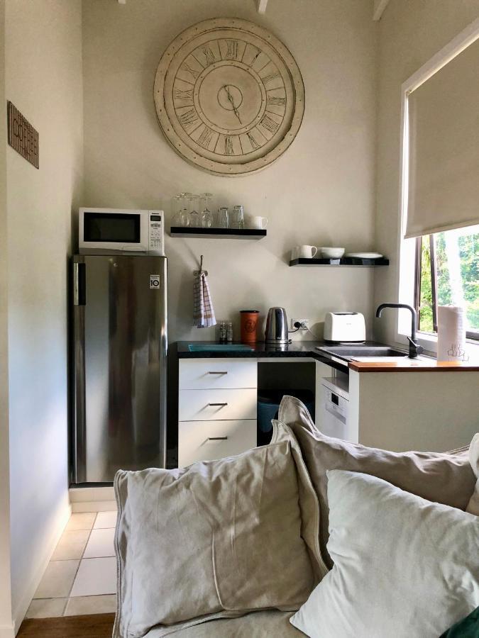 Le Chalet Waiheke Apartments Ostend Екстер'єр фото