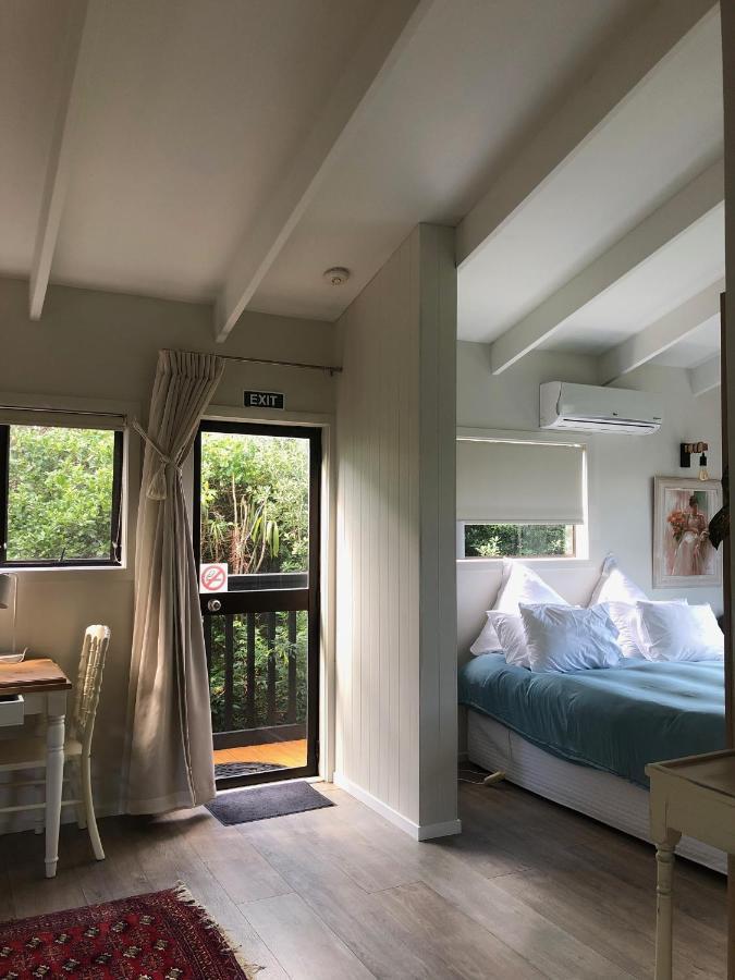 Le Chalet Waiheke Apartments Ostend Екстер'єр фото