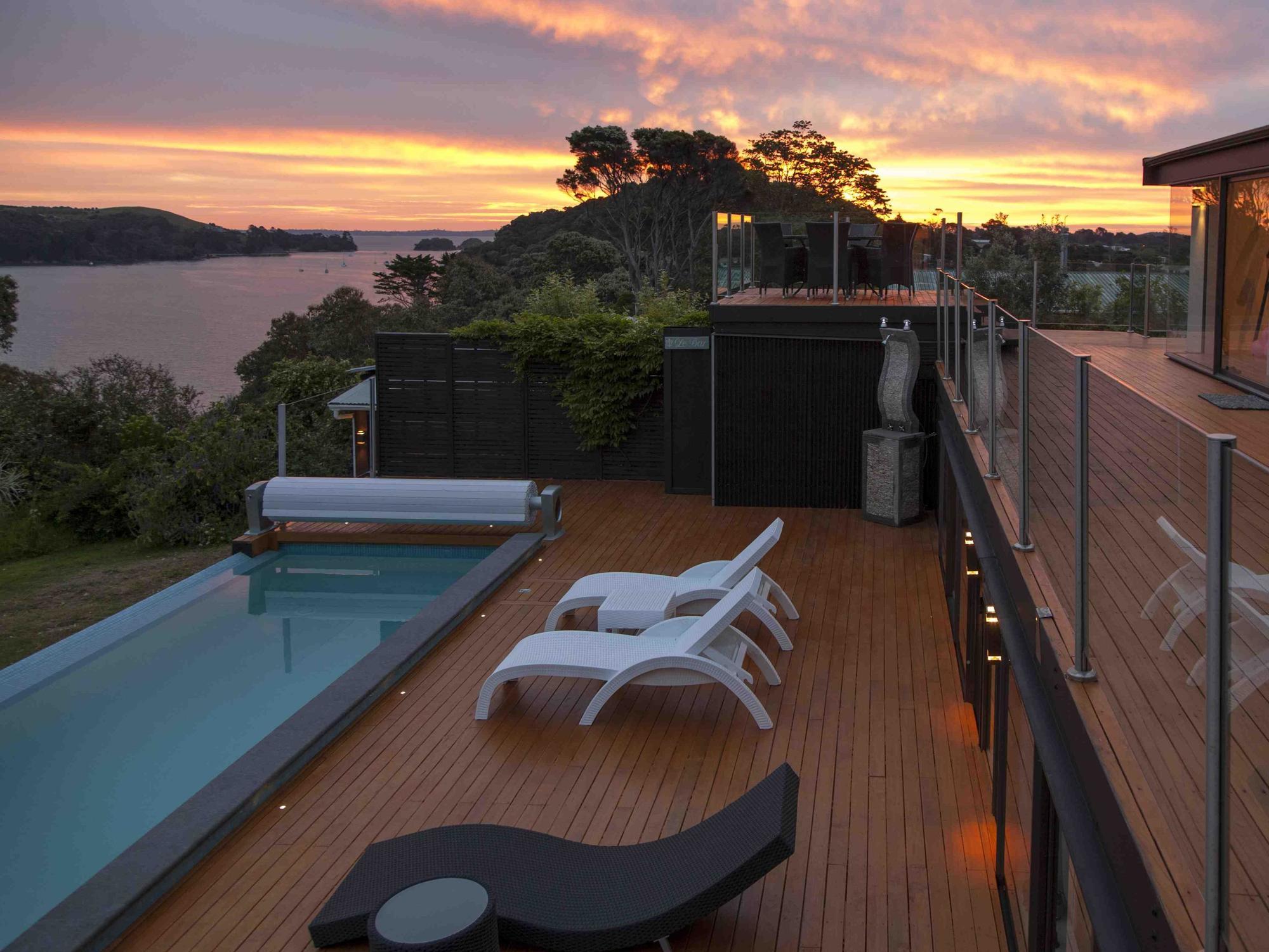 Le Chalet Waiheke Apartments Ostend Екстер'єр фото