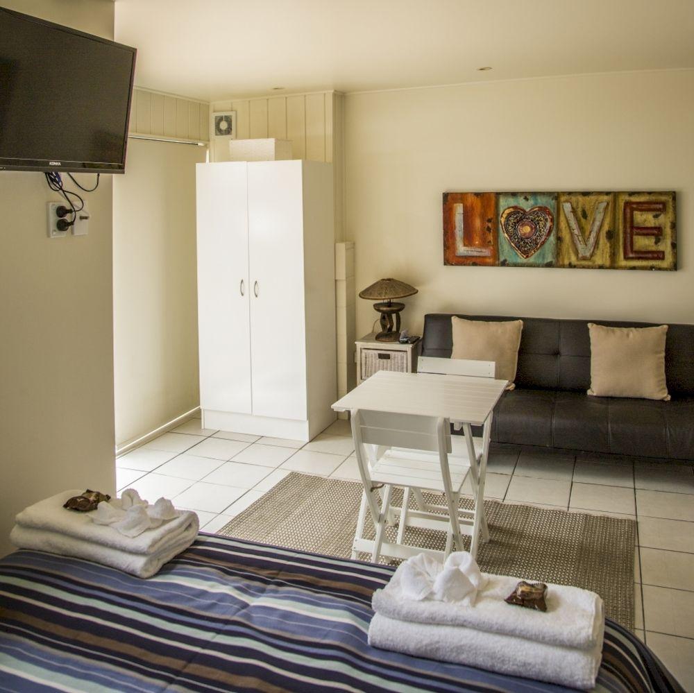 Le Chalet Waiheke Apartments Ostend Екстер'єр фото