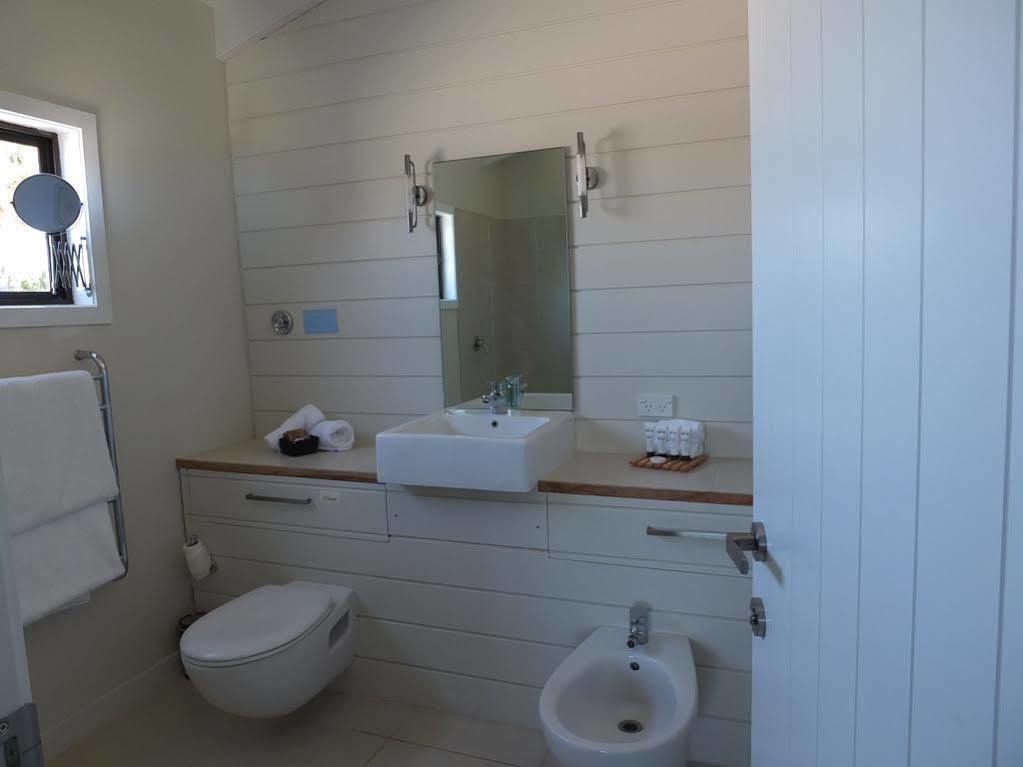 Le Chalet Waiheke Apartments Ostend Екстер'єр фото