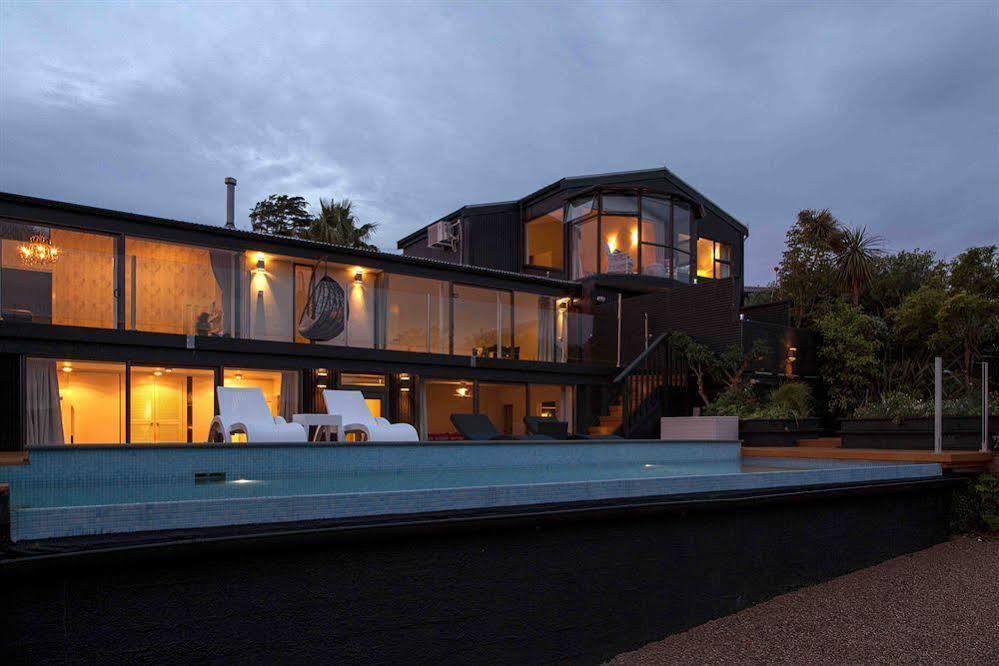 Le Chalet Waiheke Apartments Ostend Екстер'єр фото